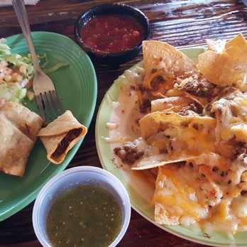 Mexico Restaurant - Dry taquitos, odd tasting verde salsa, subpar nachos, and spaghetti sauce tasting salsa. - Mexican Near Me - Honolulu, Hawaii