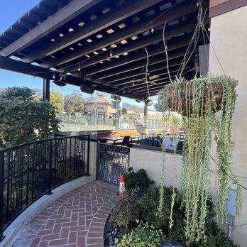 Hill Street Cafe - Breakfast & Brunch Near Me - La Canada Flintridge, California