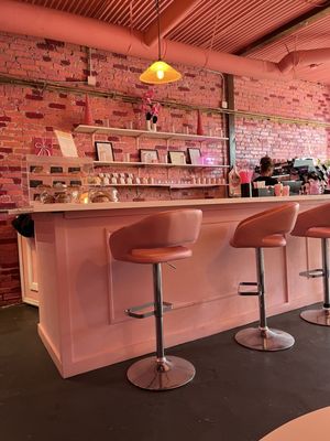 C'est La Vie Cafe by null