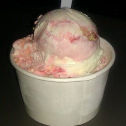 Bayley’s Ice Cream - Small Strawberry Cheesecake