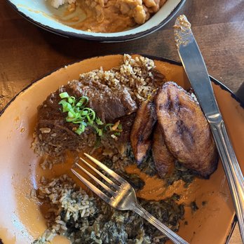 Baobab Fare - Nyumbani (melt in your mouth beef and the seasoned/spiced rice) - Coffee & Tea Near Me - Detroit, Michigan