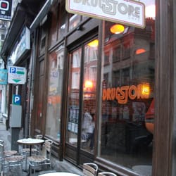 Drugstore Café - branché vieux bois café bar bière boisson sortir amis amoureux tendance