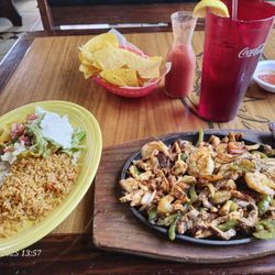 El Vallarta - Fajitas (shrimp, beef, and chicken)