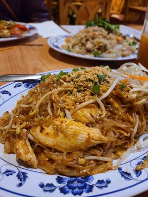 Thai Hut 2 by null