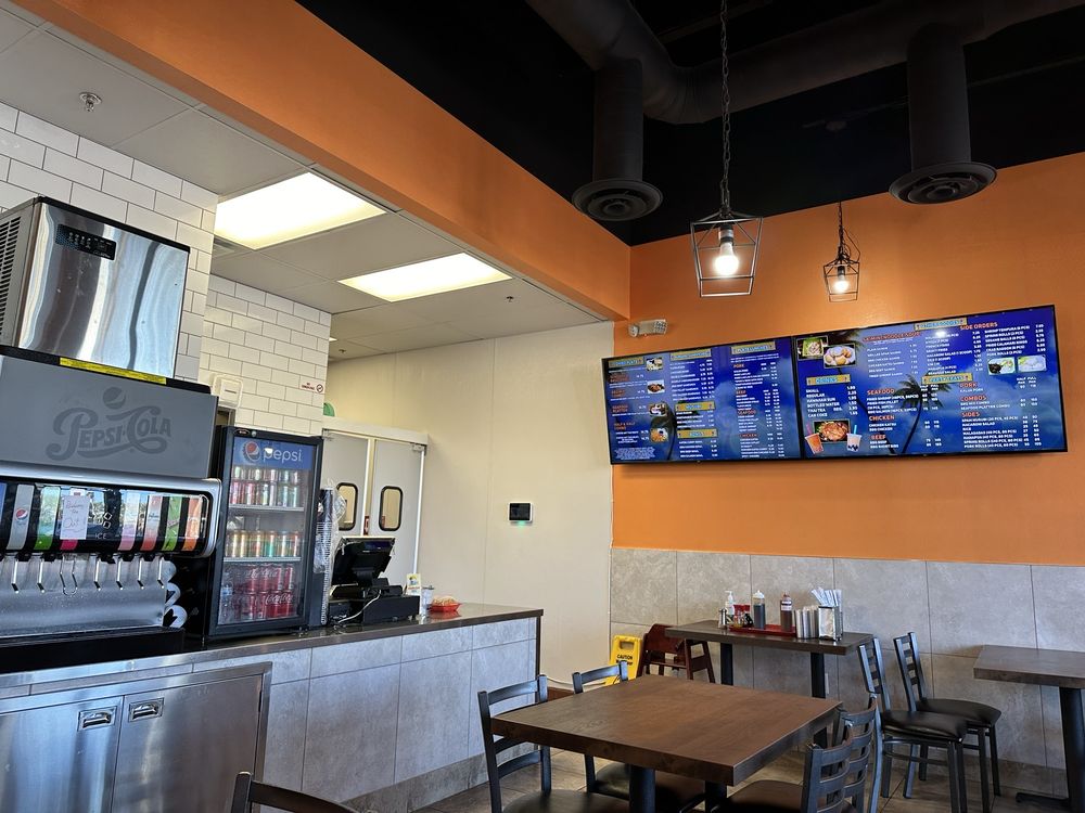 Wills Hawaiian BBQ - Photo 2