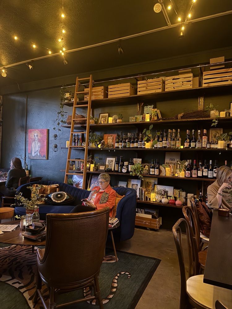 The Fates Bread & Bottle Logo