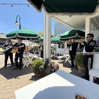 El Huarache Loco - Iced Tea and Mariachi - Mexican Near Me - Larkspur, California El Huarache Loco - Iced Tea and Mariachi - Mexican Near Me - Larkspur, California