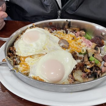 Southern Belle's - Southern Belle's Skillet - New American Near Me - Plainfield, Illinois