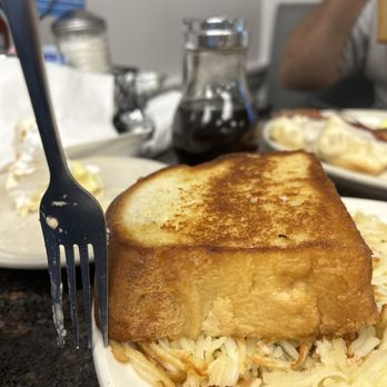 Blue Bonnet Cafe - Now that's TEXAS toast .. and it's homemade bread - Desserts Near Me - Marble Falls, Texas