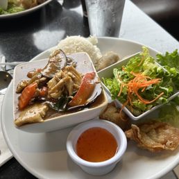 L - Eggplant dish served with rice and complimentary mini side dishes (soup, salad, egg rolls, wontons)