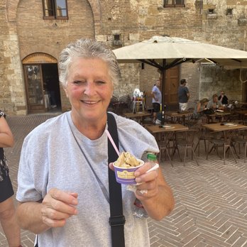 Gelateria Dondoli - Gelato Near Me - San Gimignano, SI