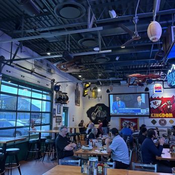 Quaker Steak & Lube - Steakhouses Near Me - Council Bluffs, Iowa Quaker Steak & Lube - Steakhouses Near Me - Council Bluffs, Iowa