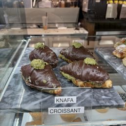 Pistachio Knafa Croissant