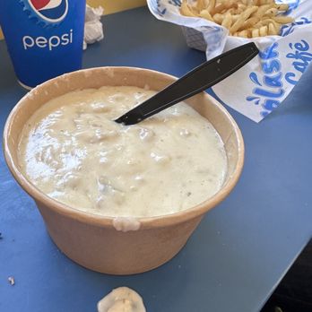 Splash Cafe - The WORLD FAMOUS Clam Chowder - American Near Me - Pismo Beach, California