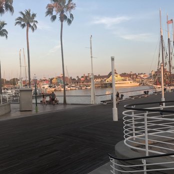Gladstone's - Seafood Near Me - Long Beach, California