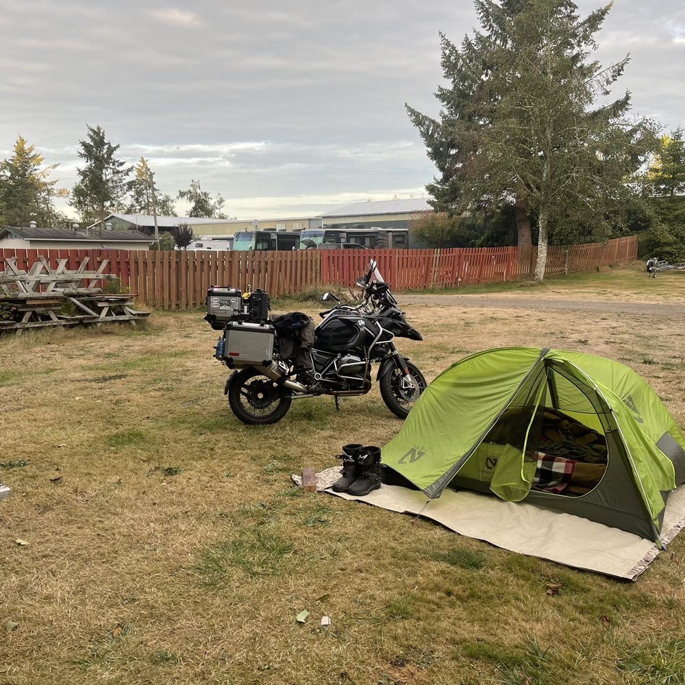 Columbia Shores - Open grassy area behind RV parking - Resorts Near Me - Chinook, Washington Columbia Shores - Open grassy area behind RV parking - Resorts Near Me - Chinook, Washington