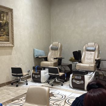Dominion Nail Bar - Comfortable and spacious seating. Calming light and enviroment. - Nail Salons Near Me - San Antonio, Texas Dominion Nail Bar - Comfortable and spacious seating. Calming light and enviroment. - Nail Salons Near Me - San Antonio, Texas