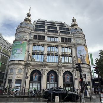Printemps - Photo 10: Traditional front of the store - Department Stores Near Me - Paris, 75