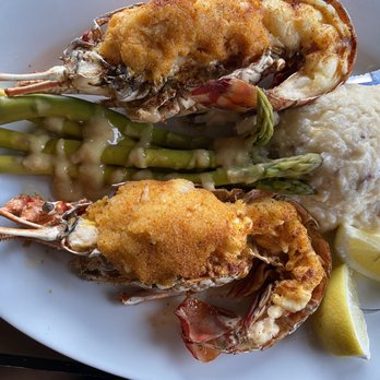 Rendezvous - Stuffed lobster with asparagus and garlic mashed potatoes - Seafood Near Me - Fort Lauderdale, Florida Rendezvous - Stuffed lobster with asparagus and garlic mashed potatoes - Seafood Near Me - Fort Lauderdale, Florida