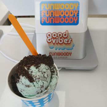 Good Vibes - mint chocolate with oreo cookie crumbles - Ice Cream & Frozen Yogurt Near Me - Dunwoody, Georgia Good Vibes - mint chocolate with oreo cookie crumbles - Ice Cream & Frozen Yogurt Near Me - Dunwoody, Georgia