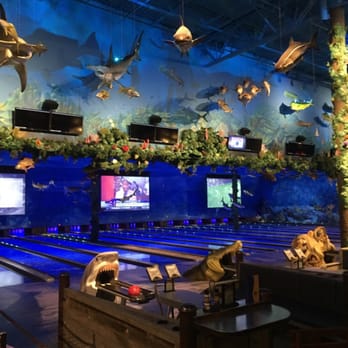 Bass Pro Shops - Bowling alley - Outdoor Gear Near Me - Tacoma, Washington