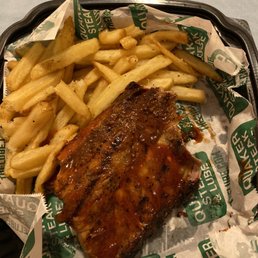 Underwhelming portions, great sauce on the ribs Underwhelming portions, great sauce on the ribs