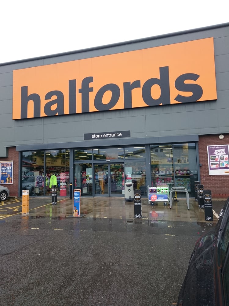 HALFORDS Updated September 2024 Hamilton Street, Paisley, Renfrewshire, United Kingdom
