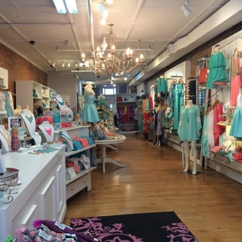 3 Sisters - Such a colorful store - I love it! - Women's Clothing Near Me - Alexandria, Virginia