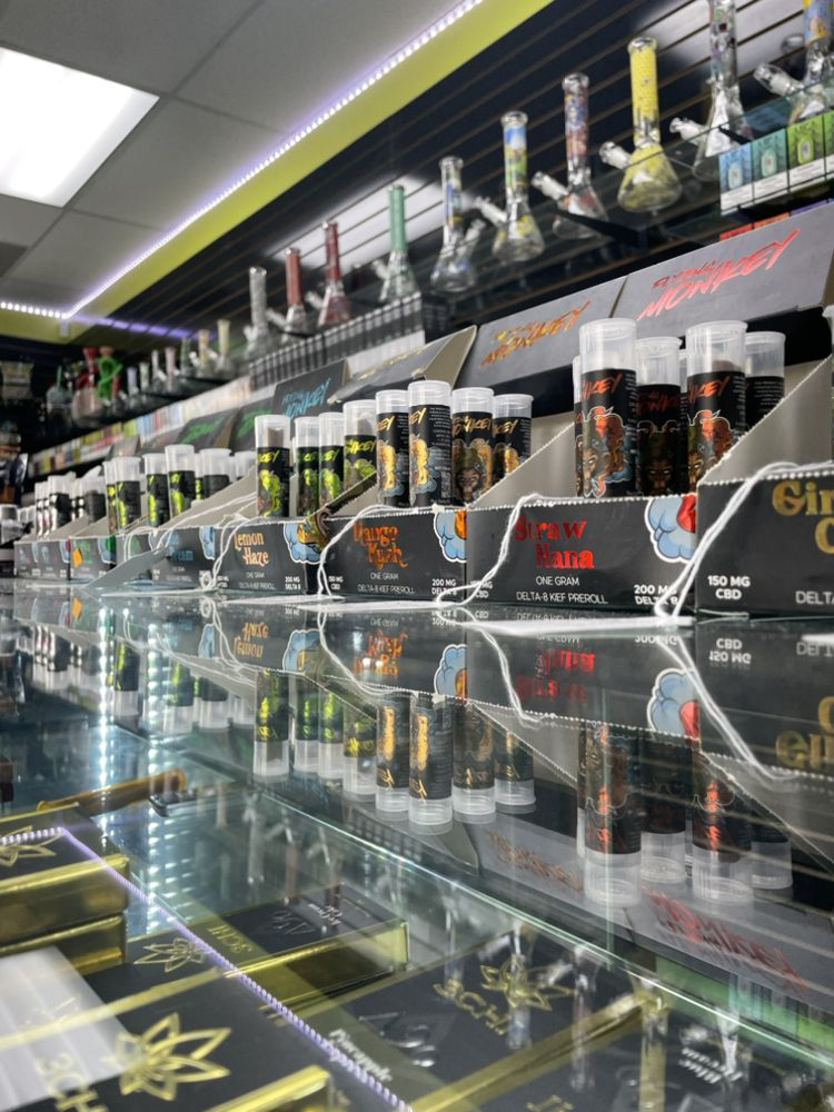 KINGS HOOKAH VAPE & TOBACCO Updated August 2024 1715 Main St