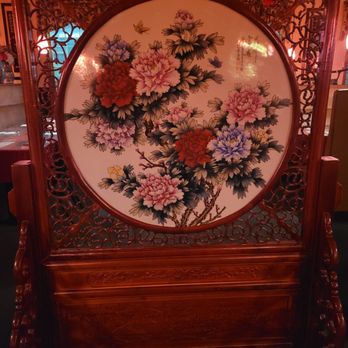 Yen Ching Restaurant - Beautiful wall divider. - Chinese Near Me - Lakewood, Washington Yen Ching Restaurant - Beautiful wall divider. - Chinese Near Me - Lakewood, Washington