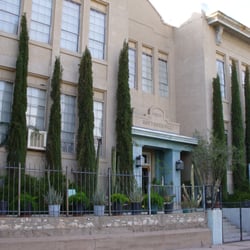 Noftsger Hill Inn - Front of Inn. (entrance is at the rear).