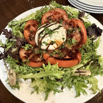 Aroma Italia - Burrata e Pomodori - Pizza Near Me - Honolulu, Hawaii