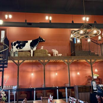 Farmhouse Restaurant - Desserts Near Me - Fair Oaks, Indiana