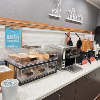 Hampton Inn Livermore - Pastries - Hotels Near Me - Livermore, California Hampton Inn Livermore - Pastries - Hotels Near Me - Livermore, California