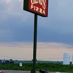 Geno's Pizza 