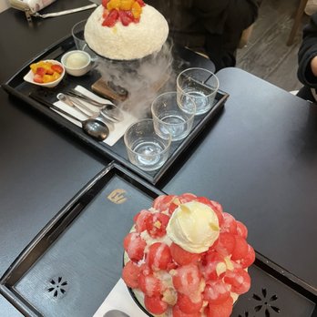 17°C Bubble Tea & Dessert Cafe - Watermelon shaved ice, fruits shaved ice hot pot - Desserts Near Me - Vancouver, British Columbia 17°C Bubble Tea & Dessert Cafe - Watermelon shaved ice, fruits shaved ice hot pot - Desserts Near Me - Vancouver, British Columbia