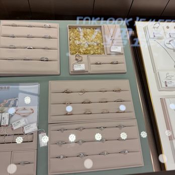 Lukfook Jewelry - Display - Jewelry Near Me - Palo Alto, California Lukfook Jewelry - Display - Jewelry Near Me - Palo Alto, California