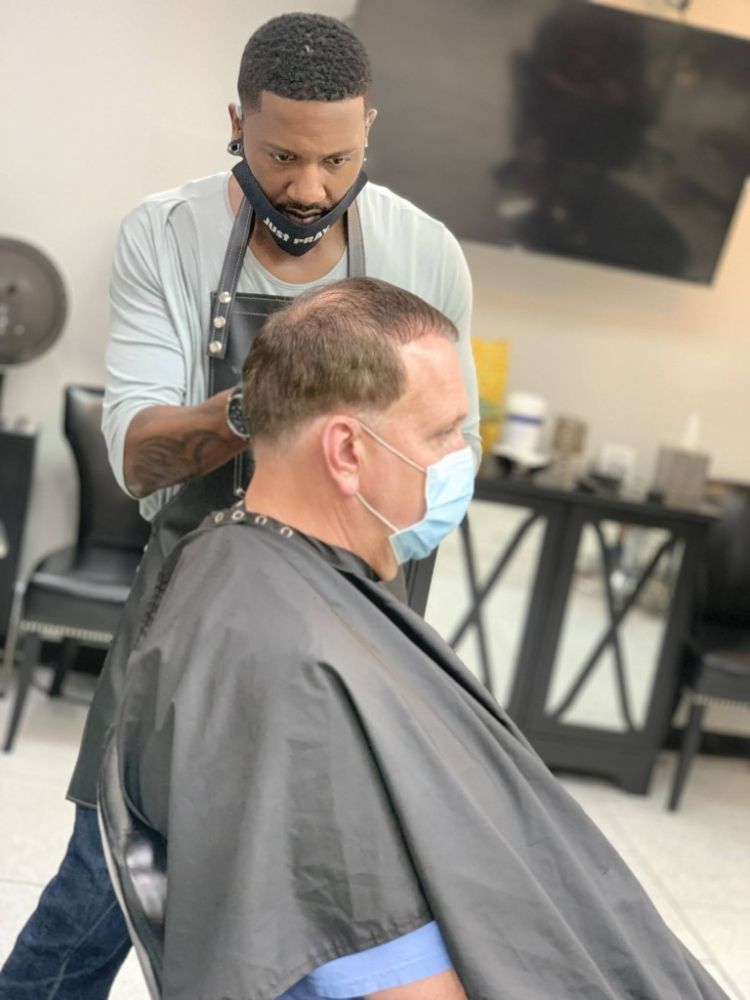 Dedric Deshon Hair Logo