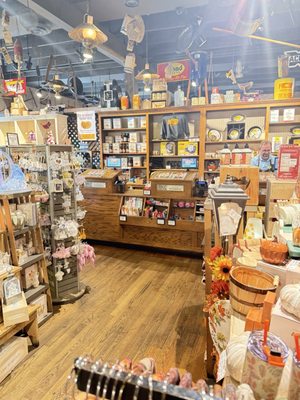 Cracker Barrel Old Country Store by null
