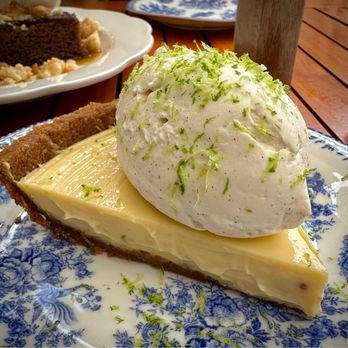 Armitage Alehouse - Key lime pie - Pubs Near Me - Chicago, Illinois
