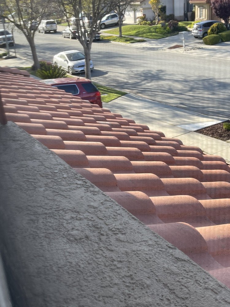 Slide of Ed’s Roof Cleaning & Handyman Service