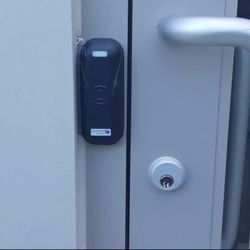 Card reader