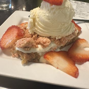 Me's burgers & brews - Brownie Sundae (made with a blondie tonight!) - Burgers Near Me - Danville, Virginia Me's burgers & brews - Brownie Sundae (made with a blondie tonight!) - Burgers Near Me - Danville, Virginia