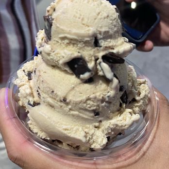 Handel's Ice Cream - Coffee Chocolate Chip - Ice Cream & Frozen Yogurt Near Me - Oxnard, California