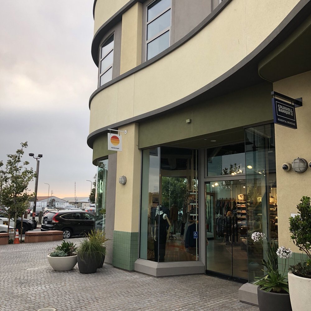 Marine Layer - Lots of parking behind store - Women's Clothing Near Me - Berkeley, California