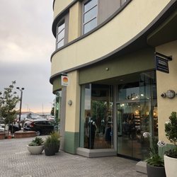 Marine Layer - Lots of parking behind store