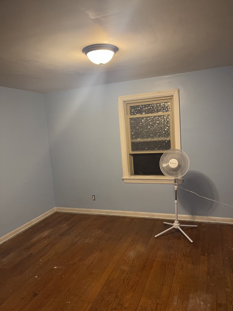 Slide of The Handy Dude