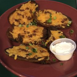 Bullfrog's Sports Cafe - Potato skins (on the crispy side)