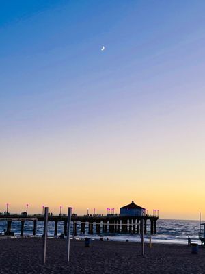 Manhattan Beach Pier by null