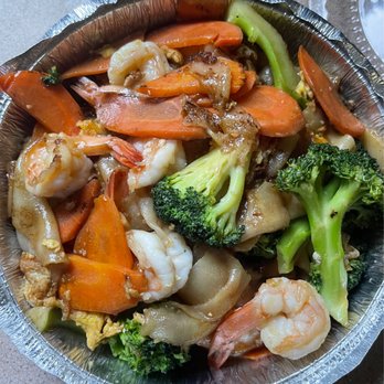 Esann Thai Restaurant - Pad See Ew with shrimp, takeaway. - Thai Near Me - Midlothian, Virginia Esann Thai Restaurant - Pad See Ew with shrimp, takeaway. - Thai Near Me - Midlothian, Virginia